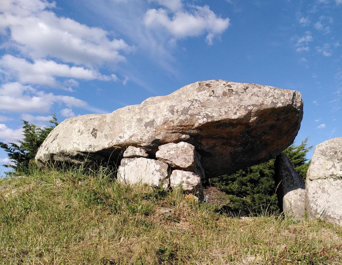 Le Studio Du Dolmen A Плуарнел Екстериор снимка